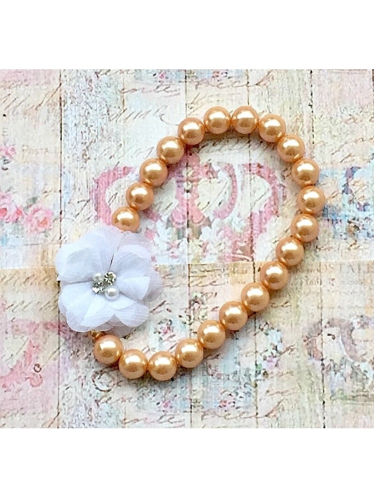 baby girl stretchable necklace with dusty pink pearls and white flower