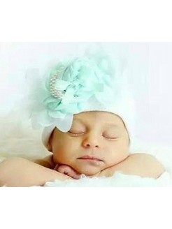 Newborn hospital hat Rose & pearls