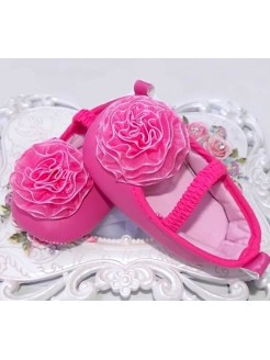 Newborn girl prewalker shoes in rose pink color