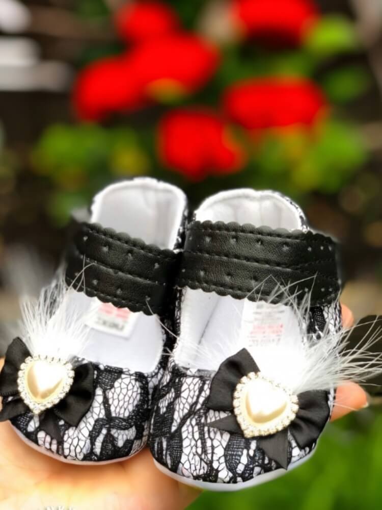 Baby girl black lace shoes