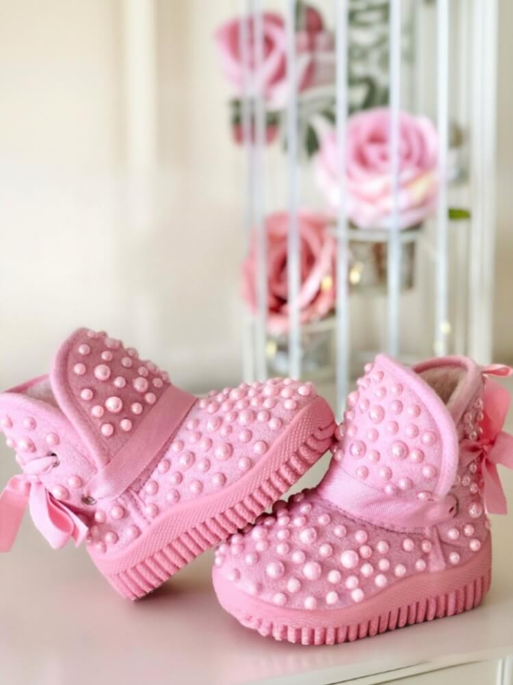 Baby Girl Snowboots Decorated With Pink Pearls