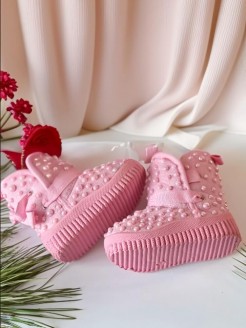 Baby Girl Snowboots Decorated With Pink Pearls